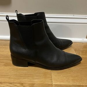 Marc Fisher size 8.5 black leather Chelsea boots